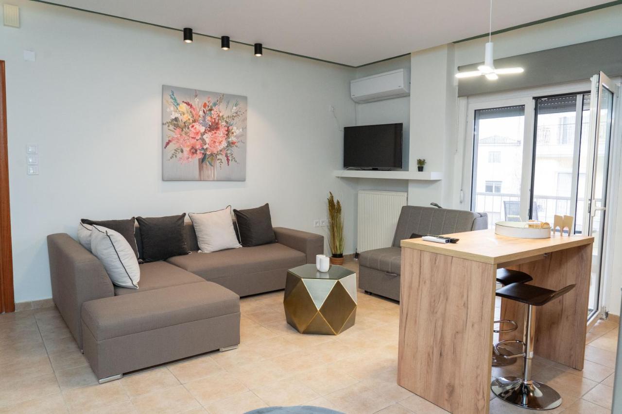 The Whole Packet C4 Center With Parking Apartment Larissa Exterior foto