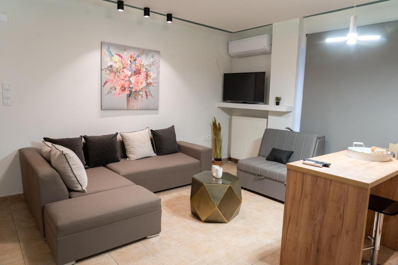 The Whole Packet C4 Center With Parking Apartment Larissa Exterior foto