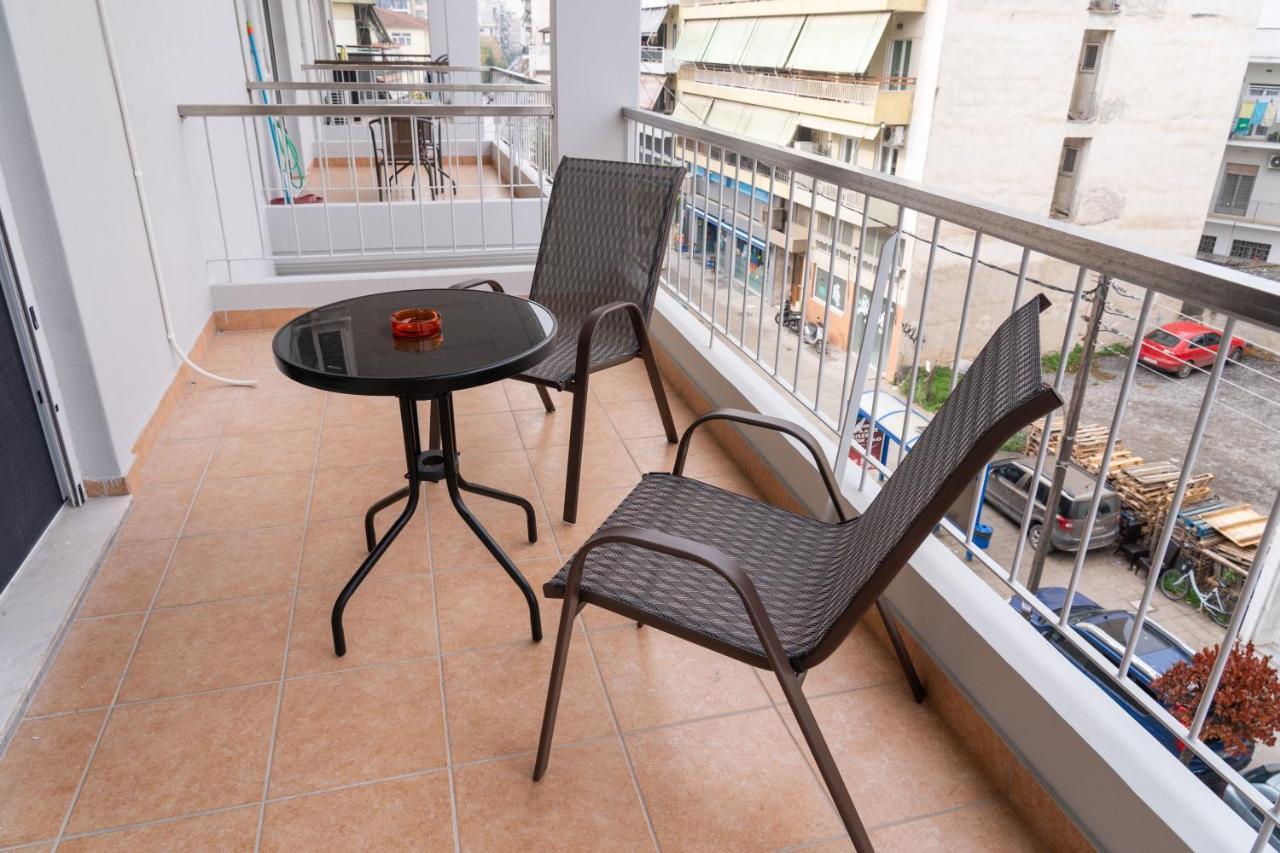 The Whole Packet C4 Center With Parking Apartment Larissa Exterior foto